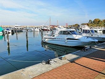 Boote in der Marina von Glowe